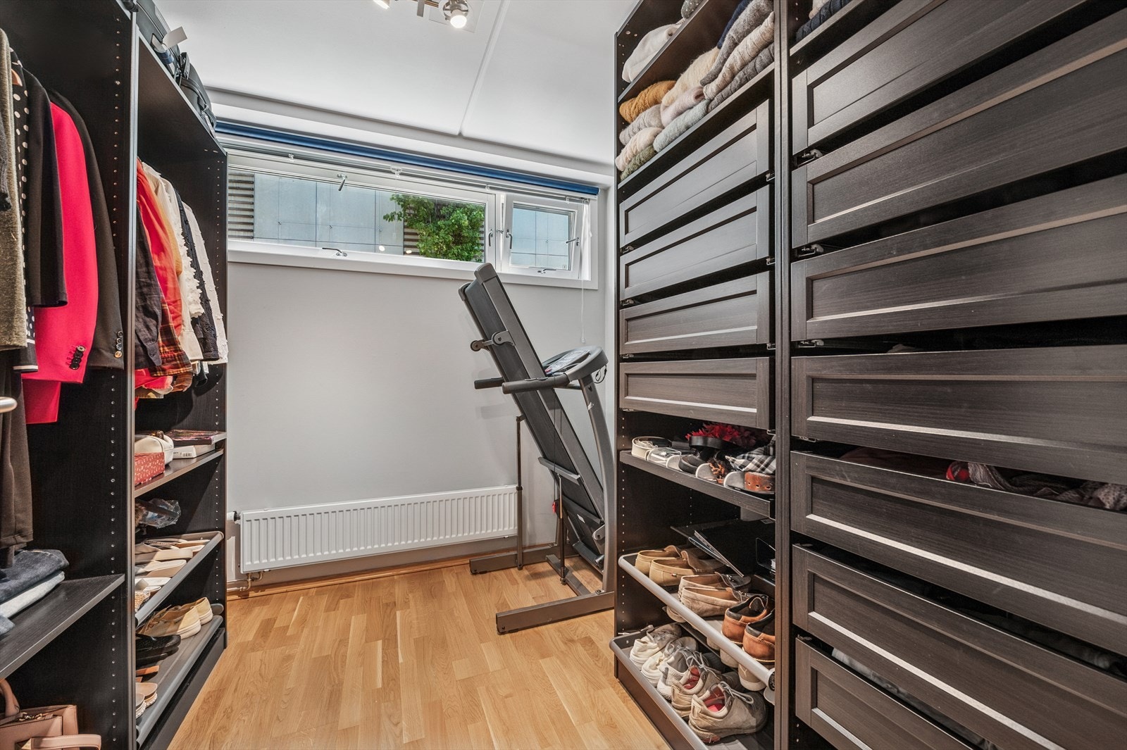 Soverom nr. 3 som i dag brukes som walk-in Galleribilde