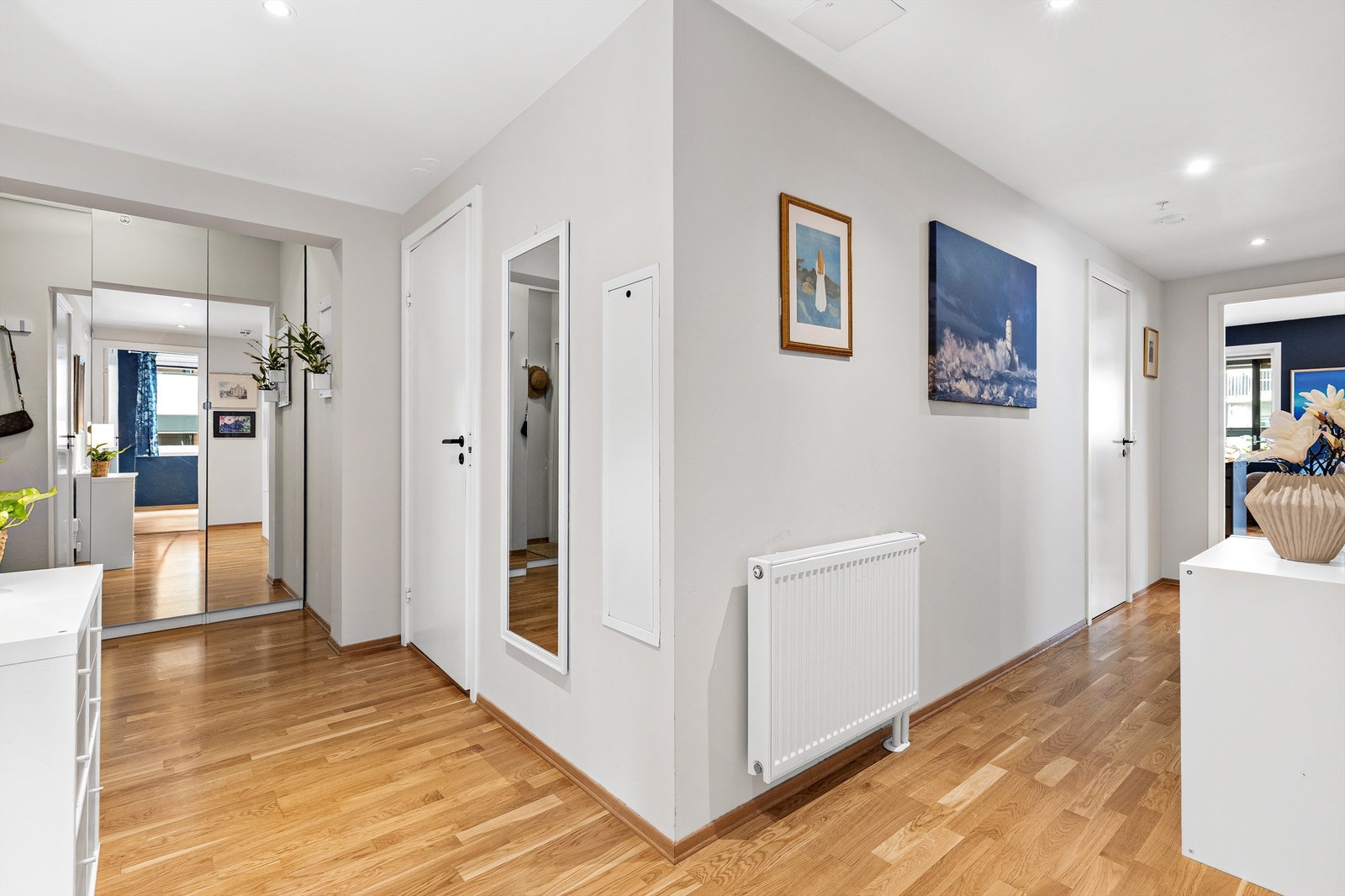 Gangen har adkomst til alle boligens ytterligere rom. Galleribilde