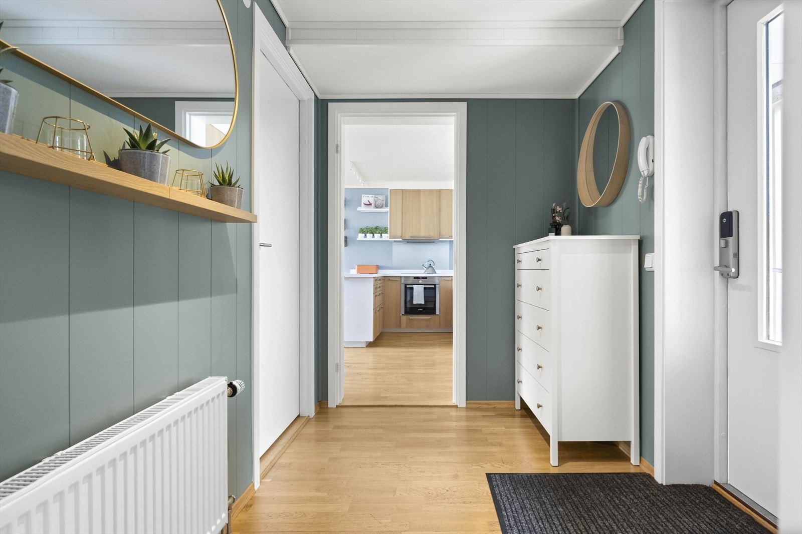 I tillegg til god lagringsplass i leiligheten, disponerer leiligheten en to kjellerboder Galleribilde