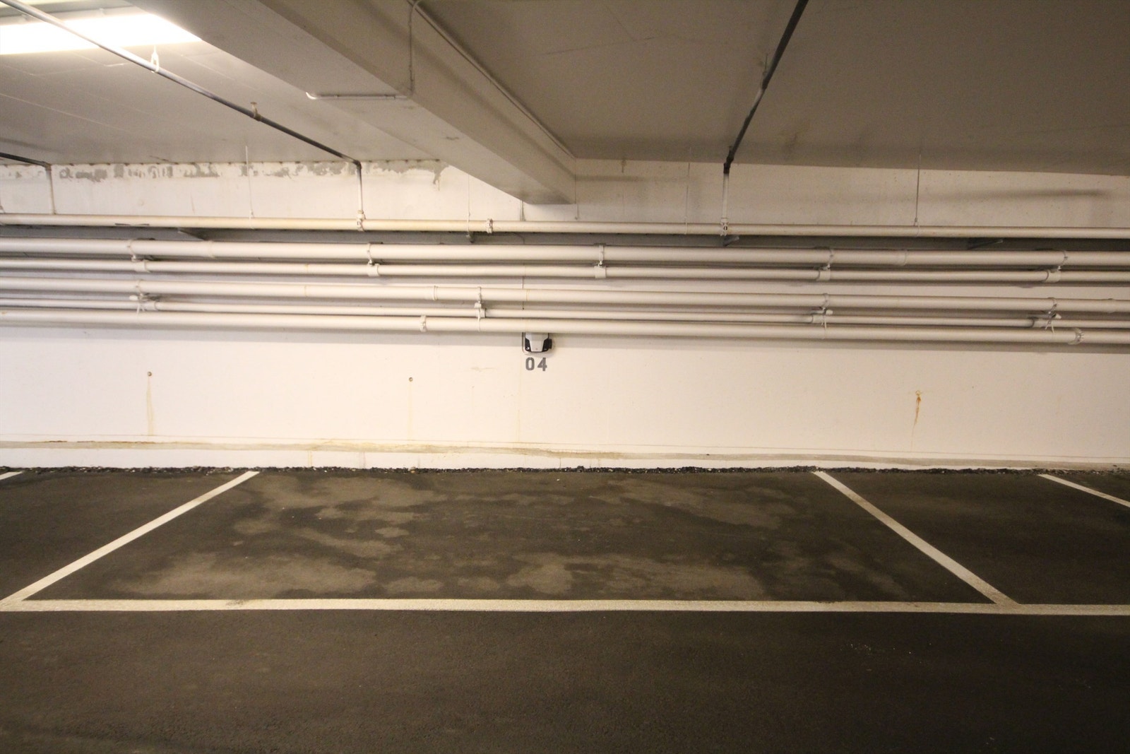 Garasjeplass. Galleribilde
