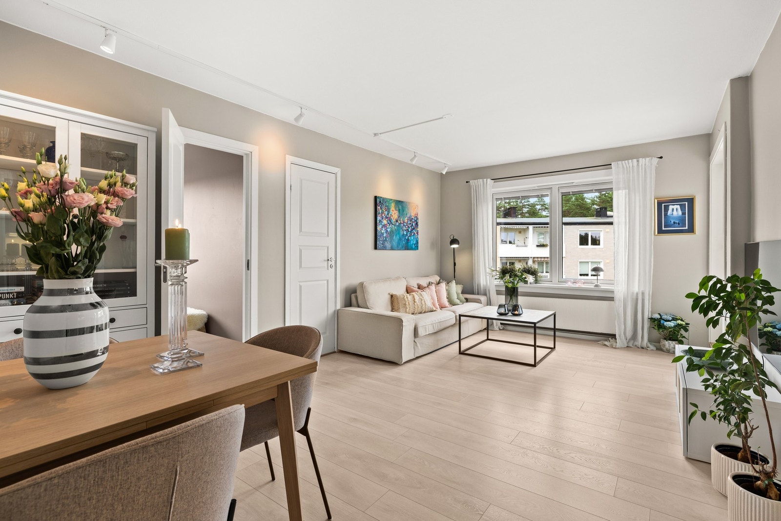 - Velkommen til Grusveien 44, presentert av Line Doksum hos PrivatMegleren Panorama - Galleribilde