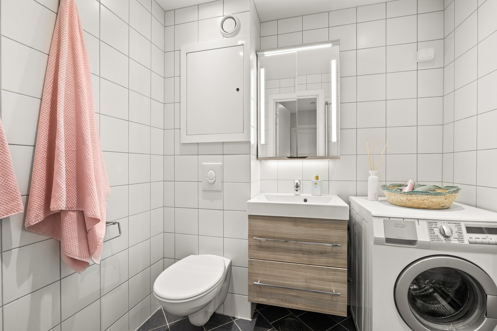 Badet ble rehabilitert av borettslaget i 2013/2014. Galleribilde