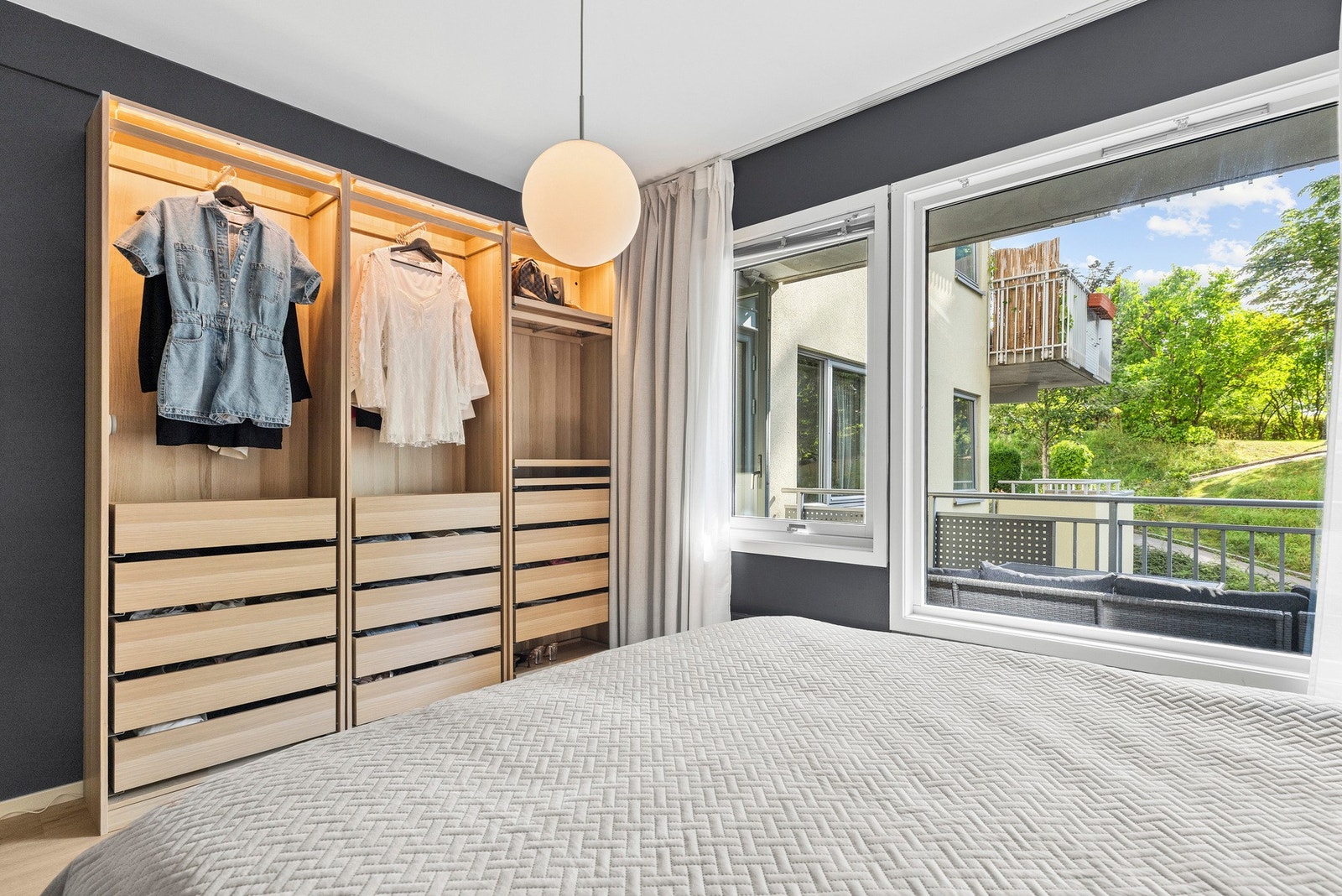 Gode oppbevaringsmuligheter for garderobeskap. Galleribilde