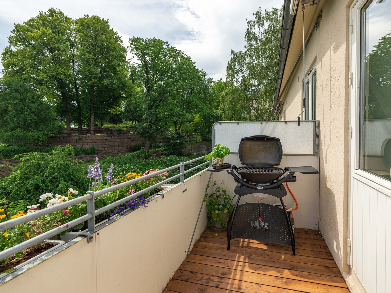 Det er tillatt med elektrisk grill og gassgrill på balkongene. Galleribilde