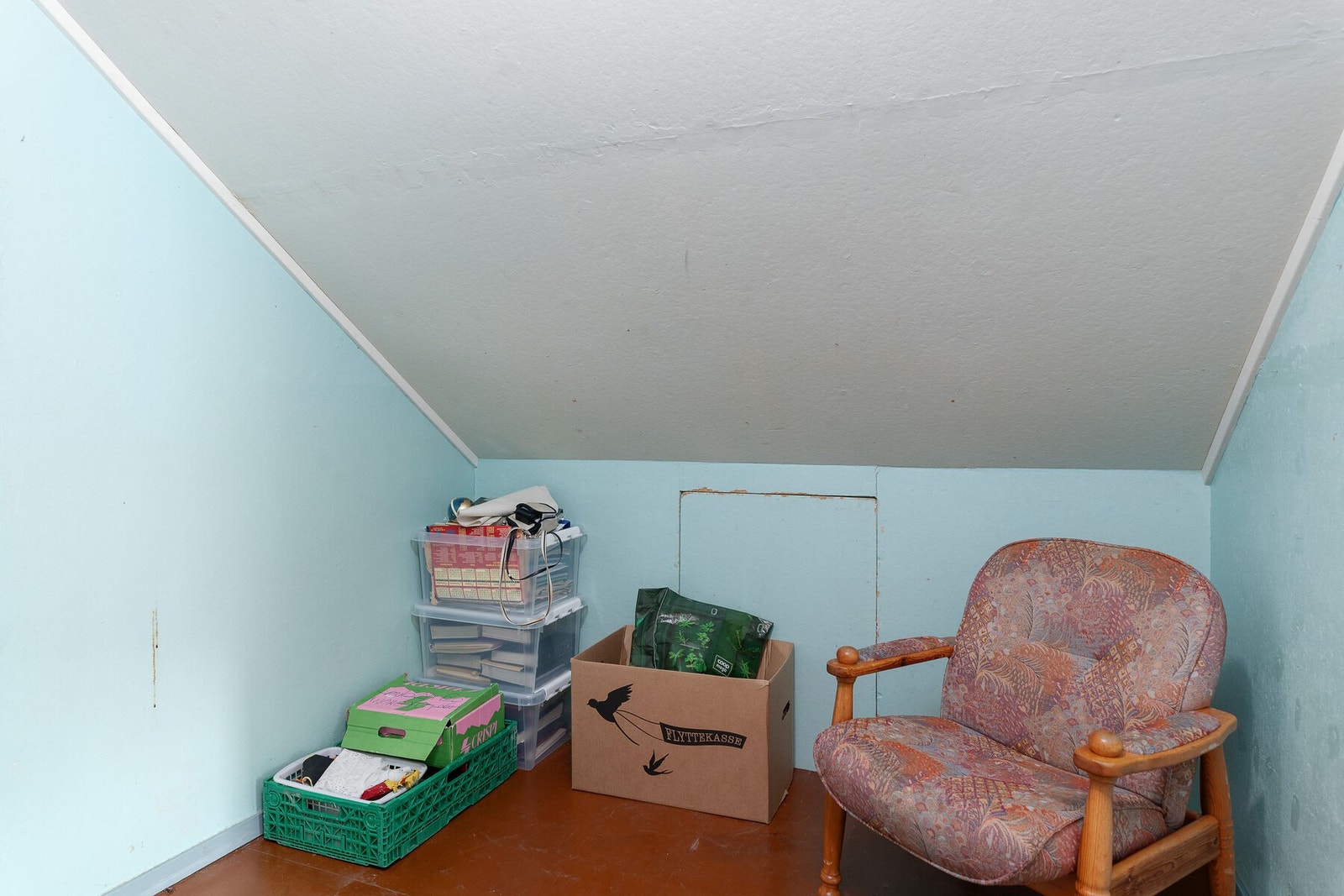 2. etasje inneholder gang og 3 soverom Galleribilde