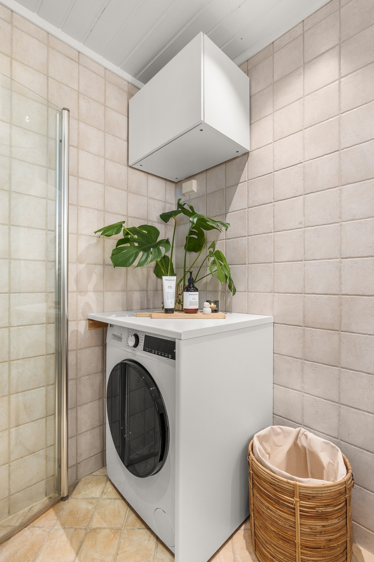 Opplegg for vaskemaskin. Galleribilde