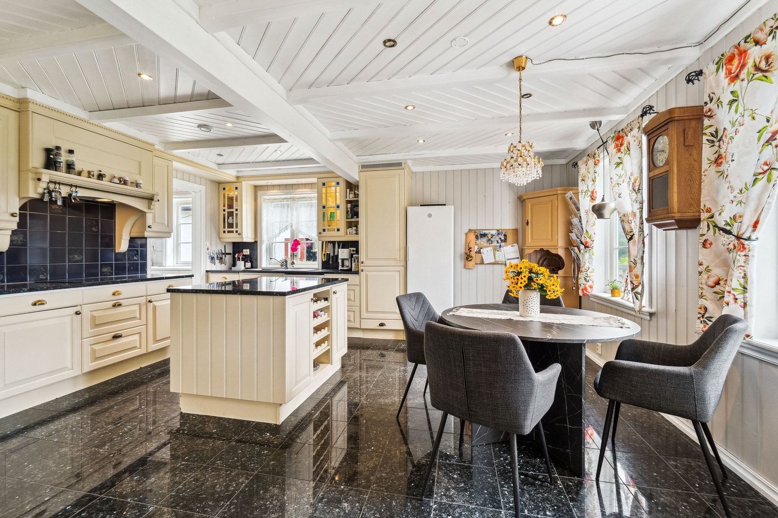 Kjøkken 1 etg Galleribilde