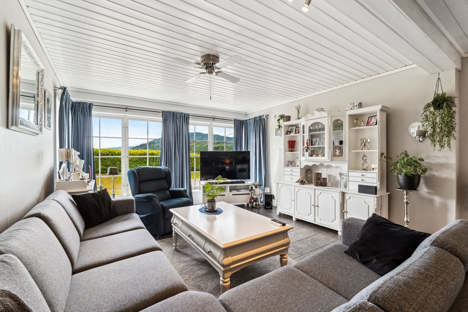 Stue leilighet kjeller Galleribilde