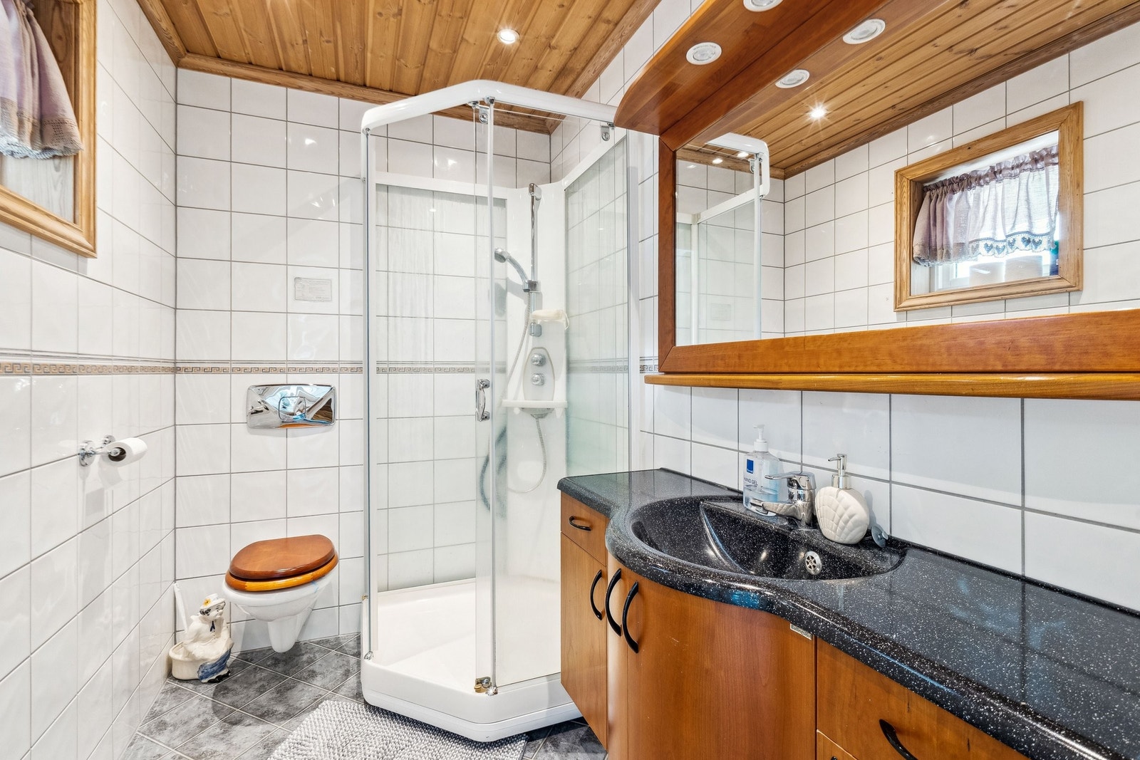 Bad 1etg Galleribilde