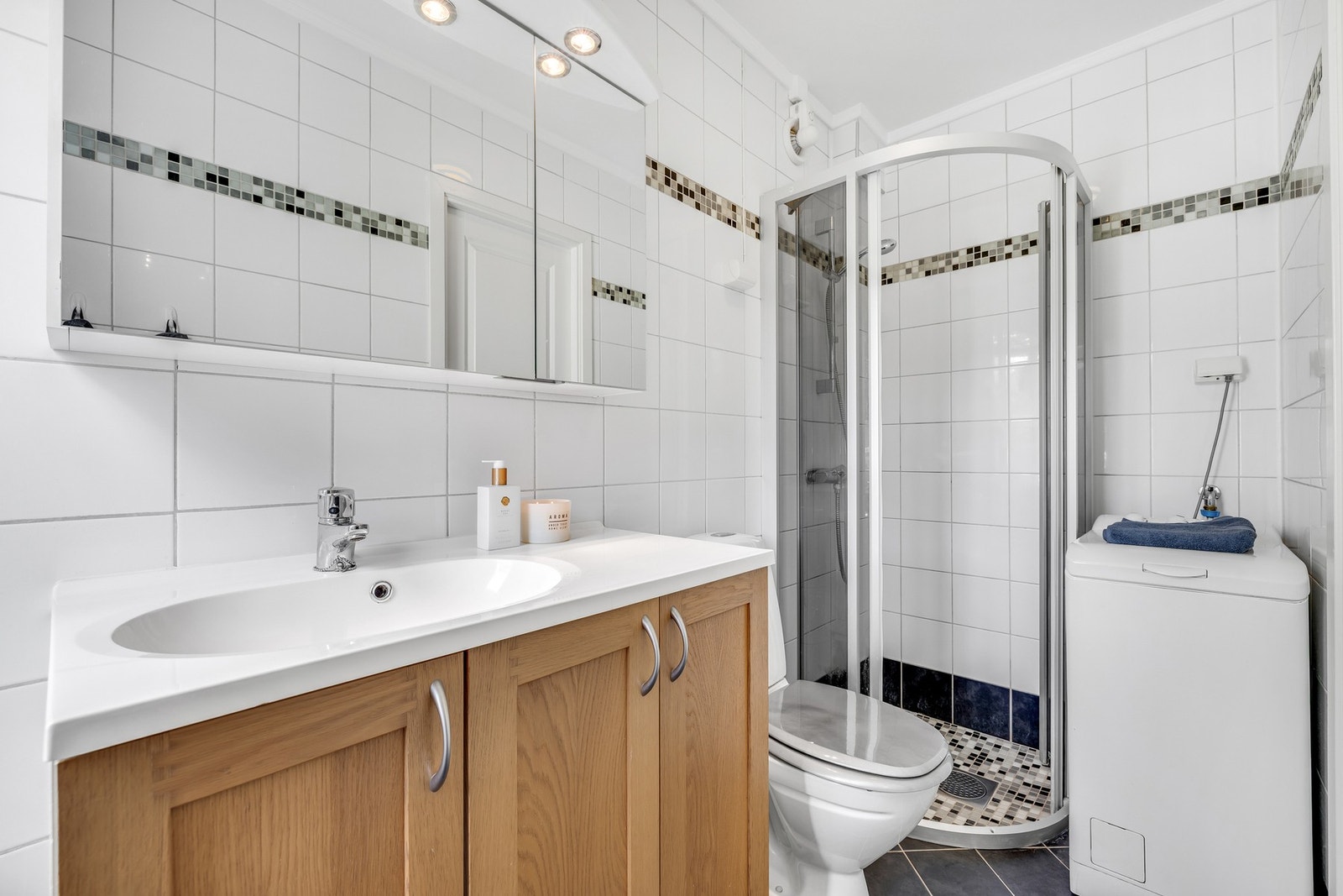 Badet fremstår i veldig god stand i henhold til takstmann. Galleribilde