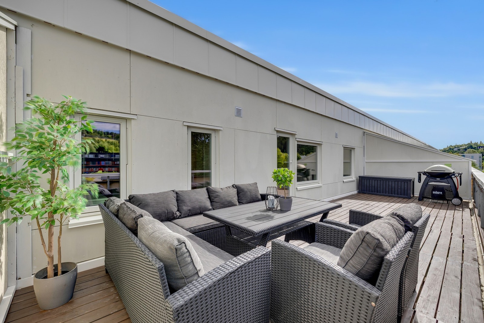 Stor og fin takterrasse. Galleribilde