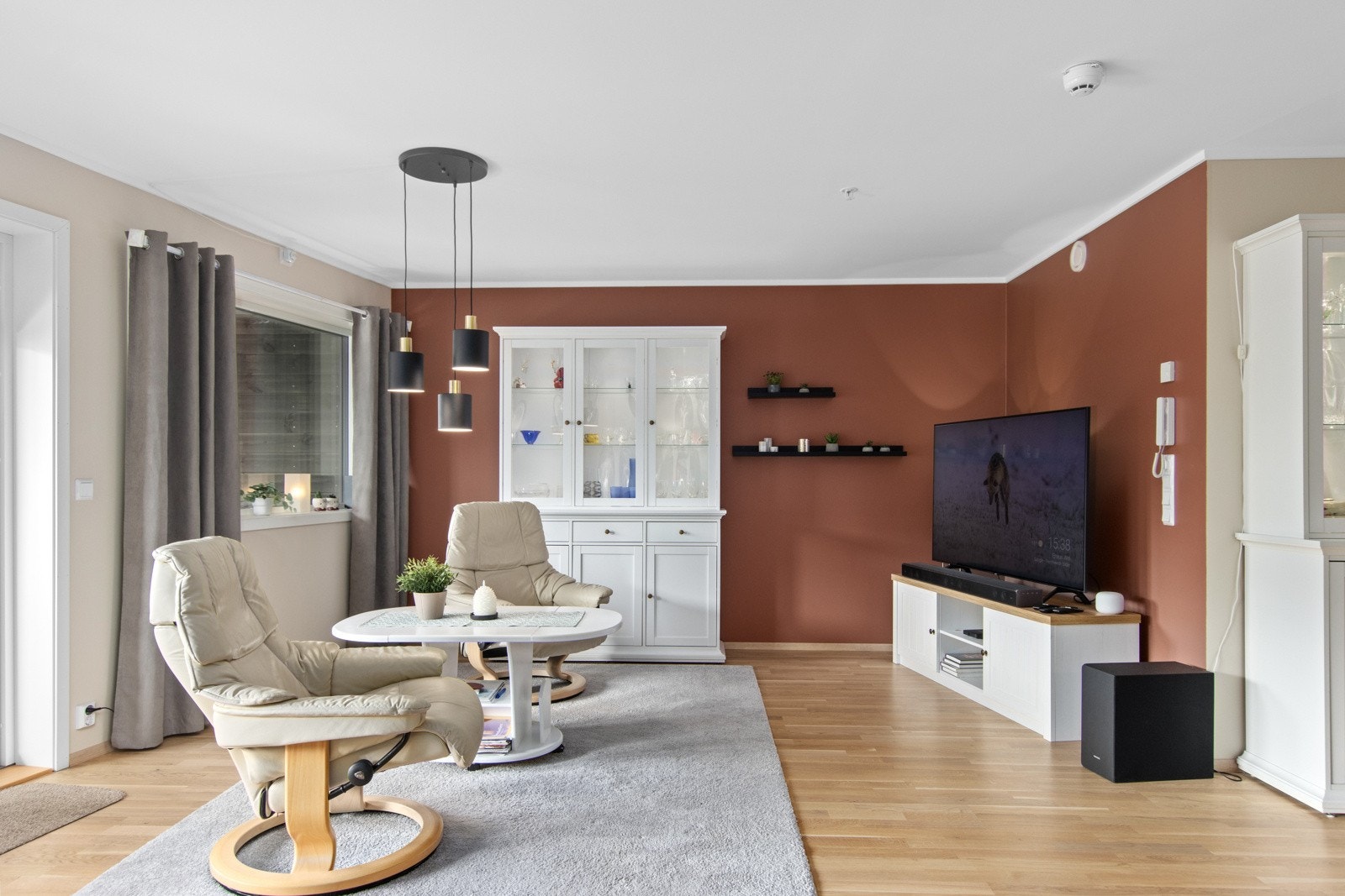 Kabel-tv og internett mm er inkludert i felleskostnadene. Galleribilde