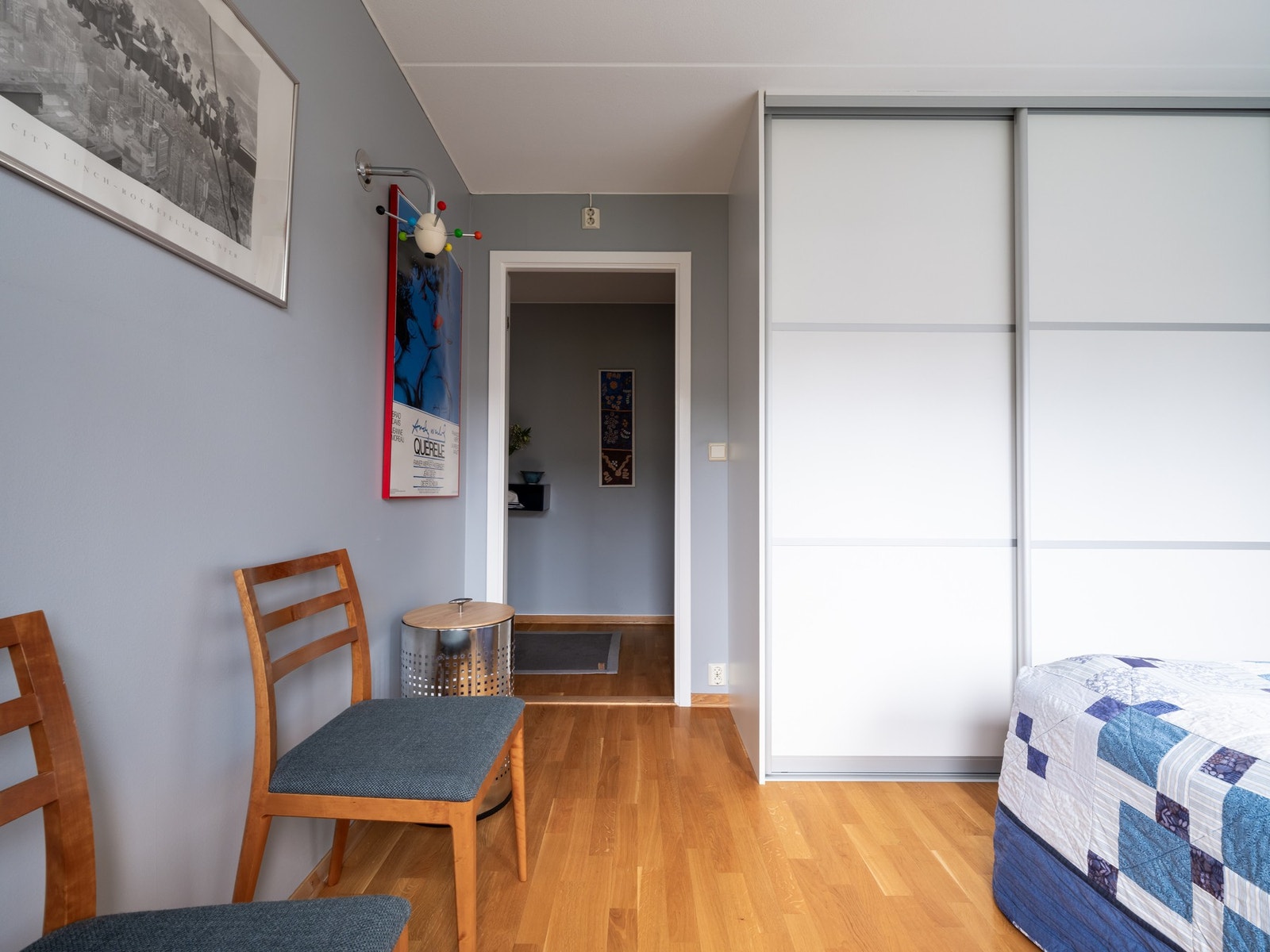 Rommet er vendt mot rolige omgivelser, så her er alt lagt til rette for en god natt søvn. Galleribilde