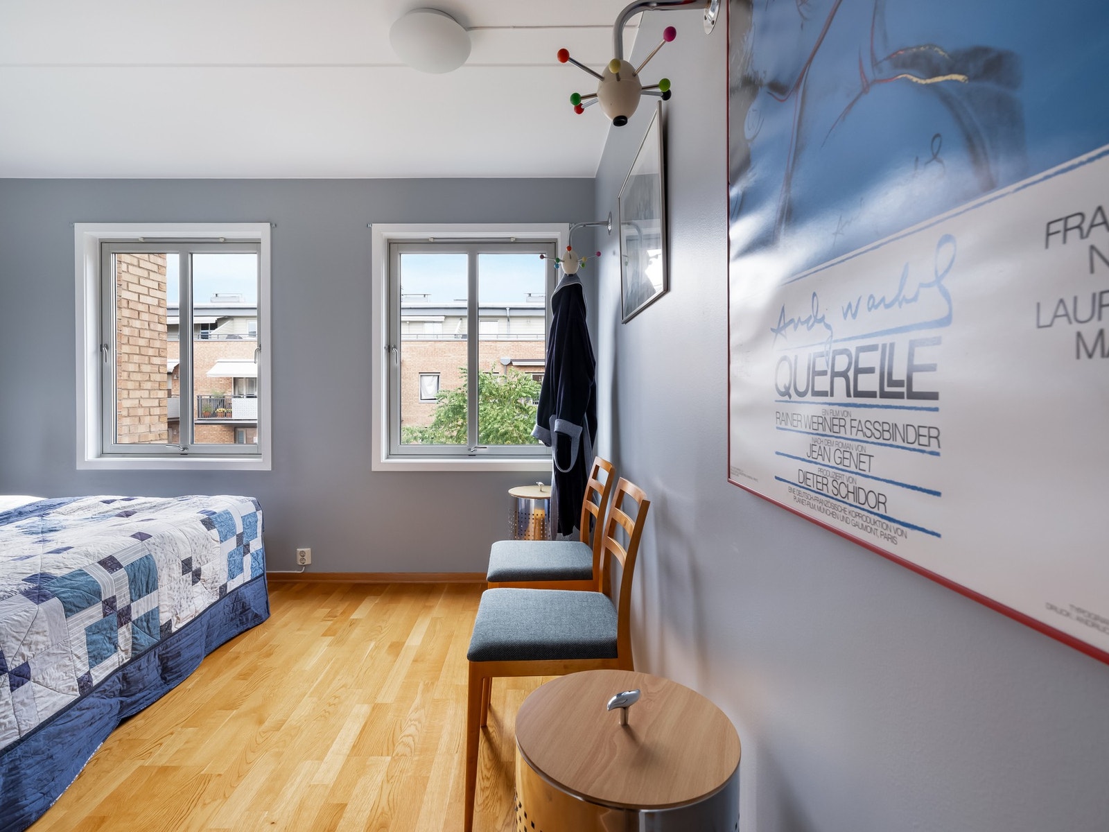 Hovedsoverommet har god plass til blant annet dobbeltseng og en stor skyvedørsgarderobe. Galleribilde
