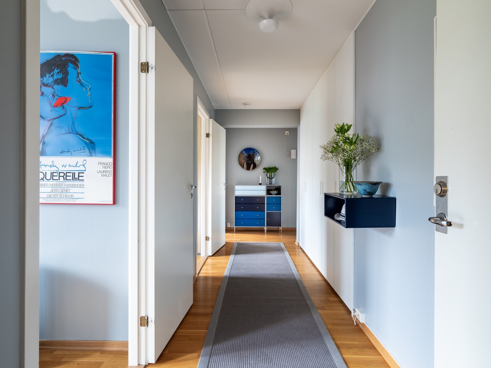 Av ekstern lagring medfølger det en boder i kjelleren på ca. 6 kvm. Galleribilde