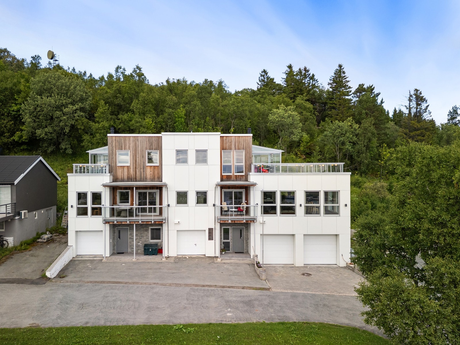 EIE eiendomsmegling v/Michael Knutsen har gleden av å presentere Audun Raudes gate 37 A og B! Foto: Martynas Milkevicius Galleribilde