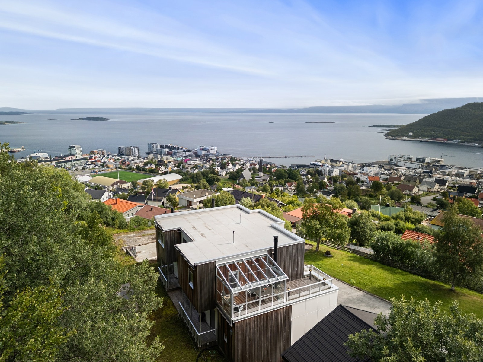 Eiendommen er usjenert med marka rett på baksiden og innerst i blindvei uten gjennomgangstrafikk Galleribilde