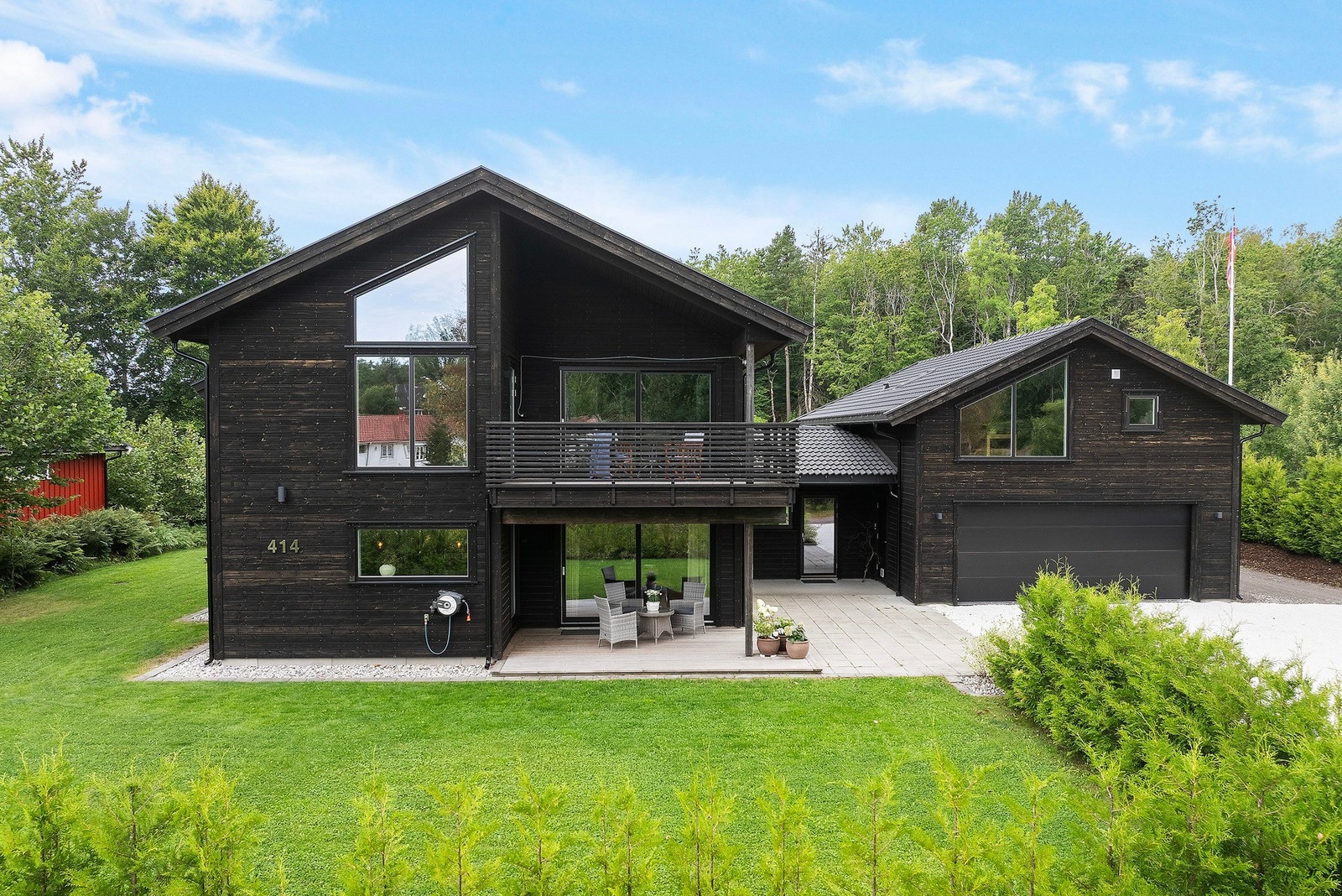 Solrik beliggenhet i stille og rolige omgivelser. Galleribilde