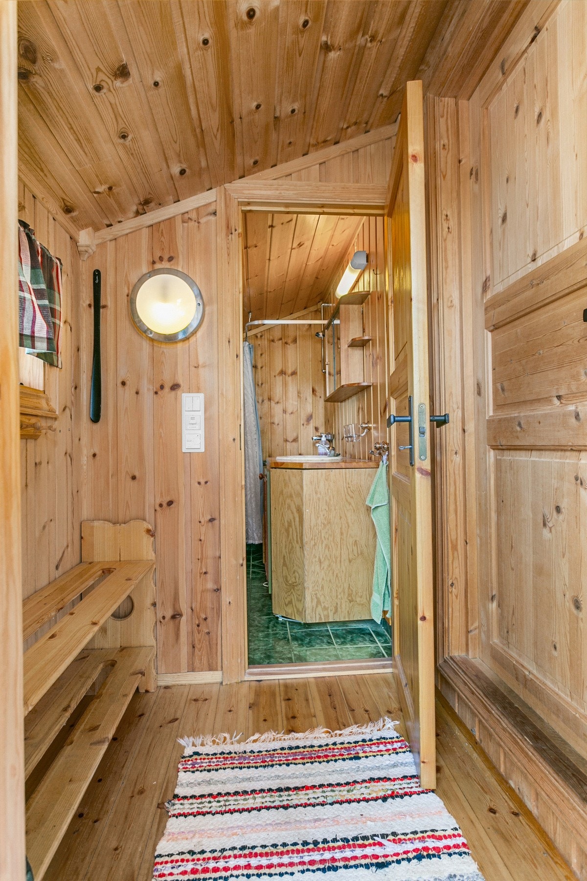 Inngangsparti/ vindfang. Galleribilde