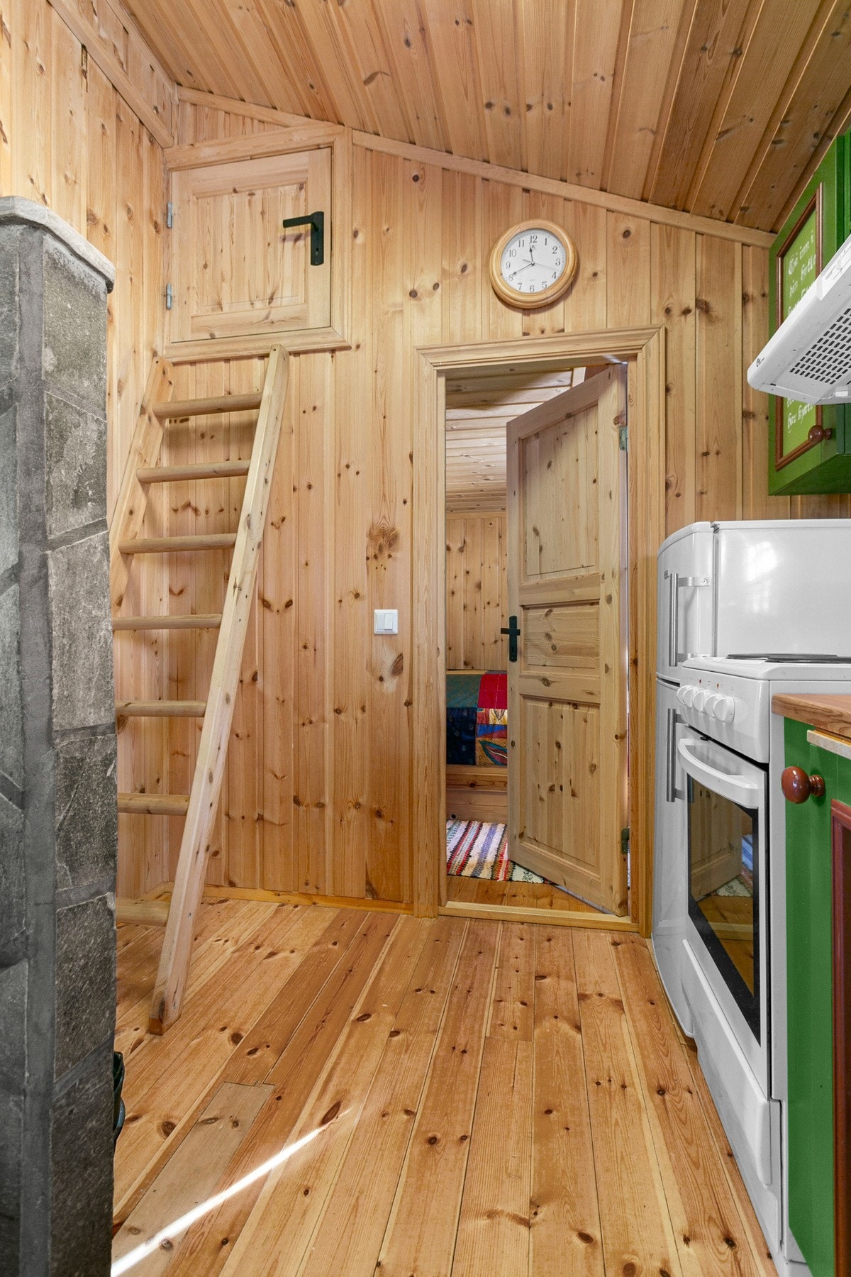 Trapp opp til hems. Galleribilde