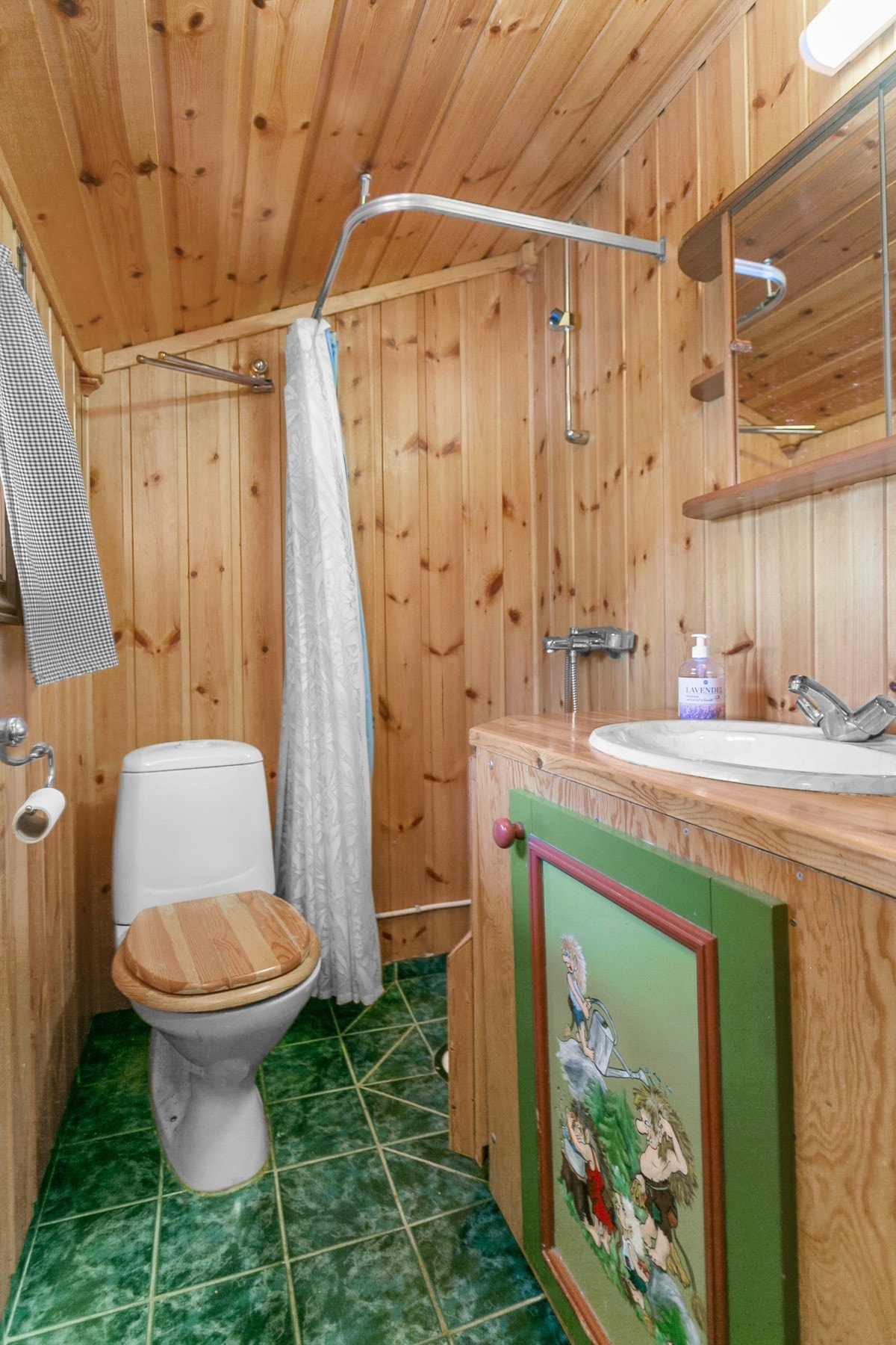 Badet har varmekabler i gulv. Galleribilde