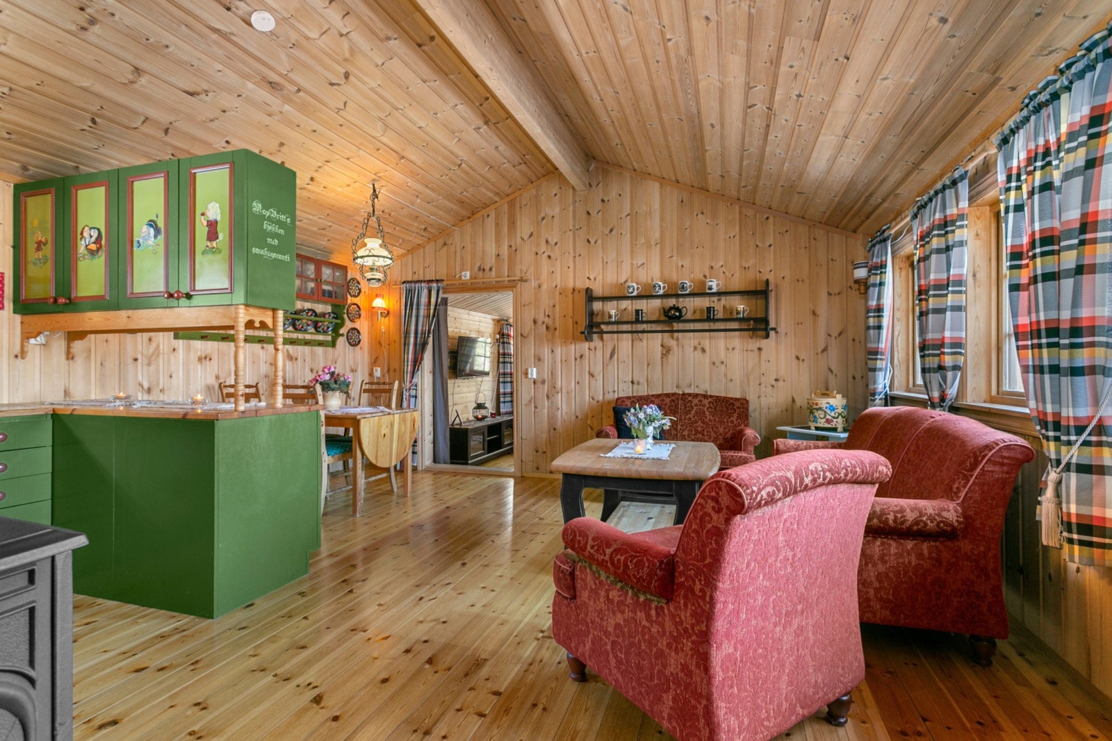 Fellesutgifter for de fire hytteeierne i Elgsmovegen på brøyting, grusing og veiavgift. Galleribilde