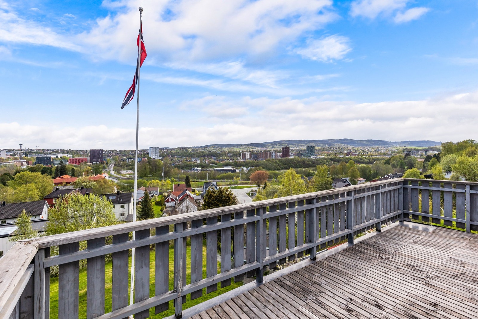 Terrassen er på ca. 18 gode kvm. Galleribilde