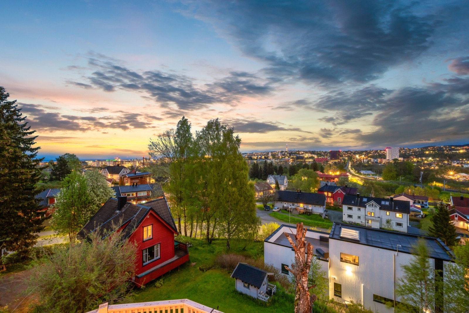 Hoemsvegen ligger som en stikkgate fra Breidablikkveien, mellom Osloveien og Havstein. Galleribilde