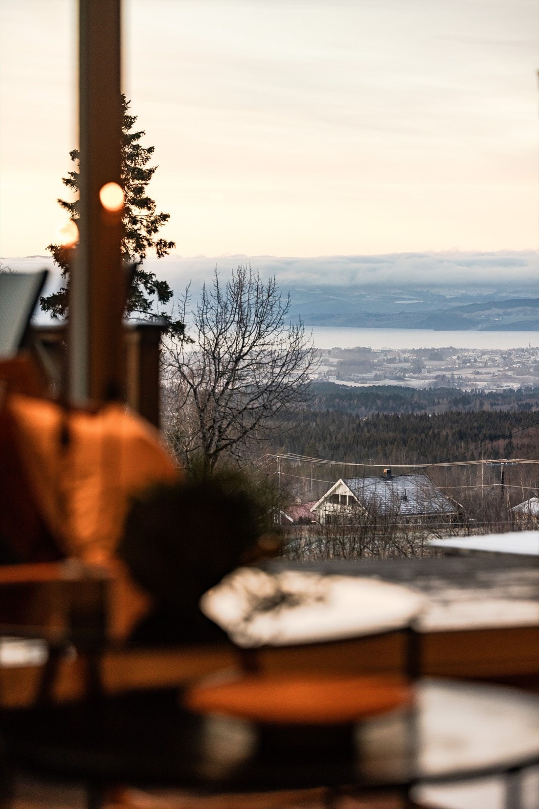 Her bor du fint usjenert til med nydelig utsikt over Hamar og Mjøsa. Galleribilde