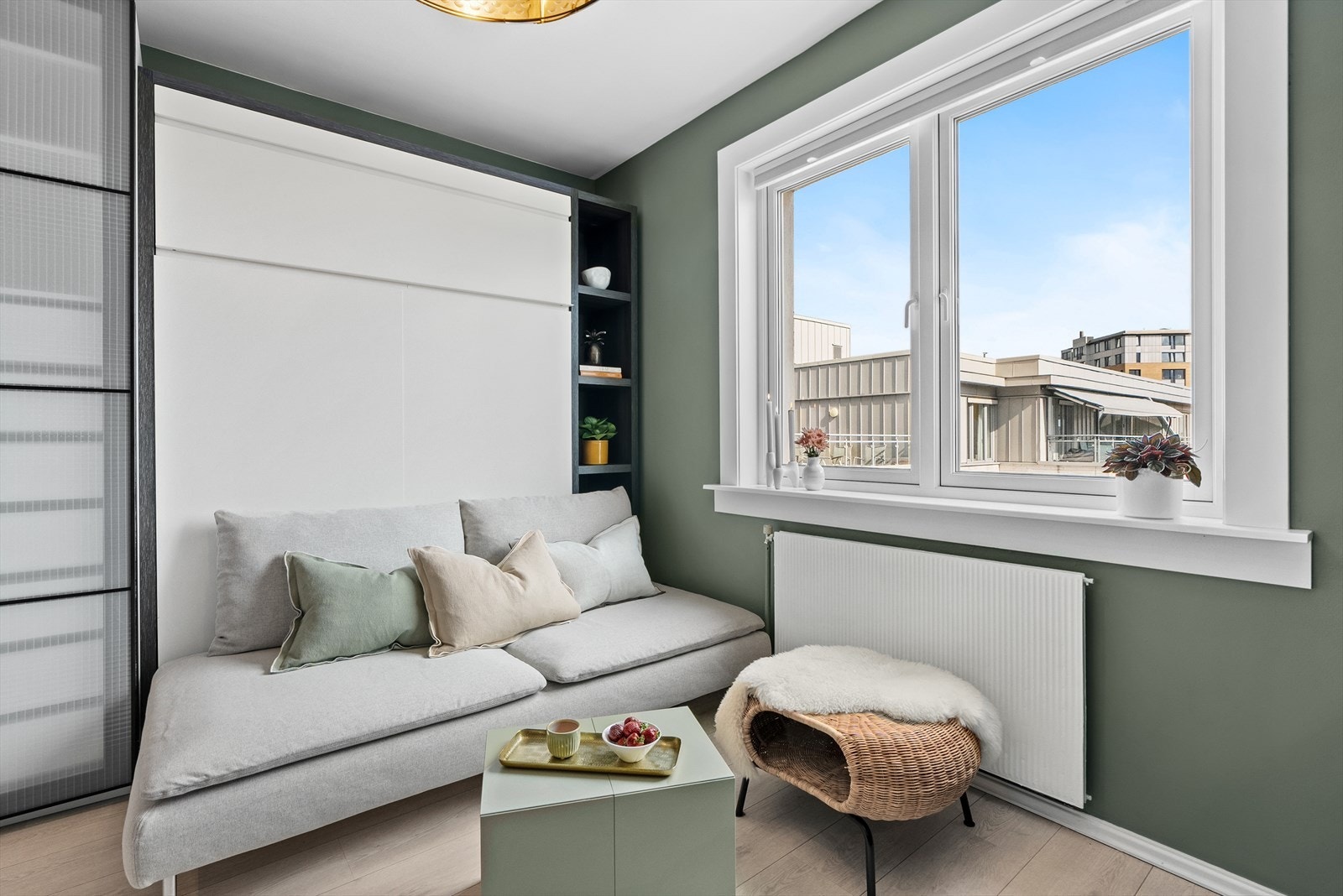 Arealeffektiv stue med god møbleringsfrihet for både sofa og TV-løsning. Galleribilde