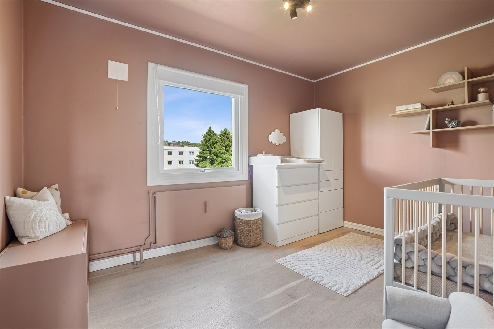 Her er det plass til både dobbeltseng og garderobe, avhengig av behov. Galleribilde