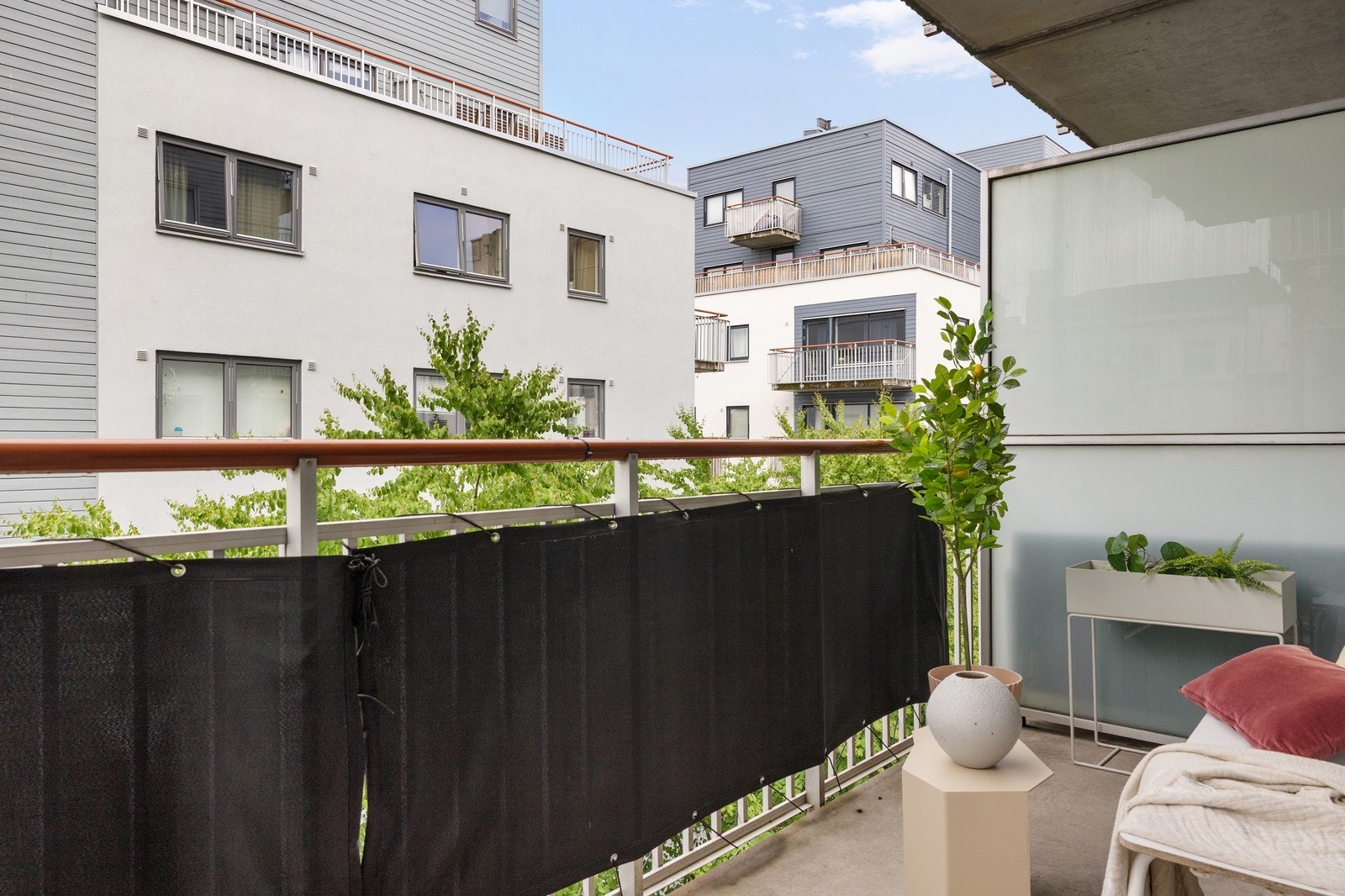 Her ligger du høyt og fritt til i byggets 5. etasje med heisadkomst. Galleribilde