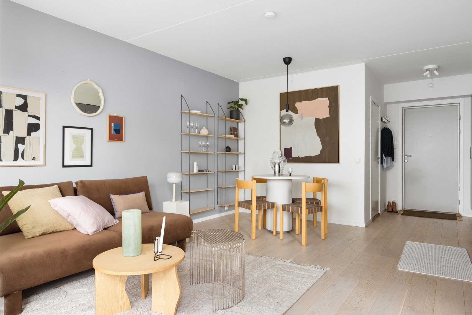 Leiligheten holder en gjennomgående god standard. Galleribilde