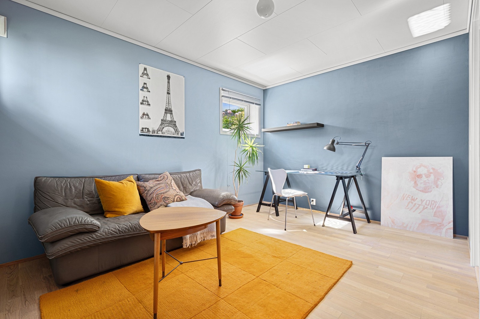 Her er det også lagt parkett på gulv og malte flater på vegger. Galleribilde