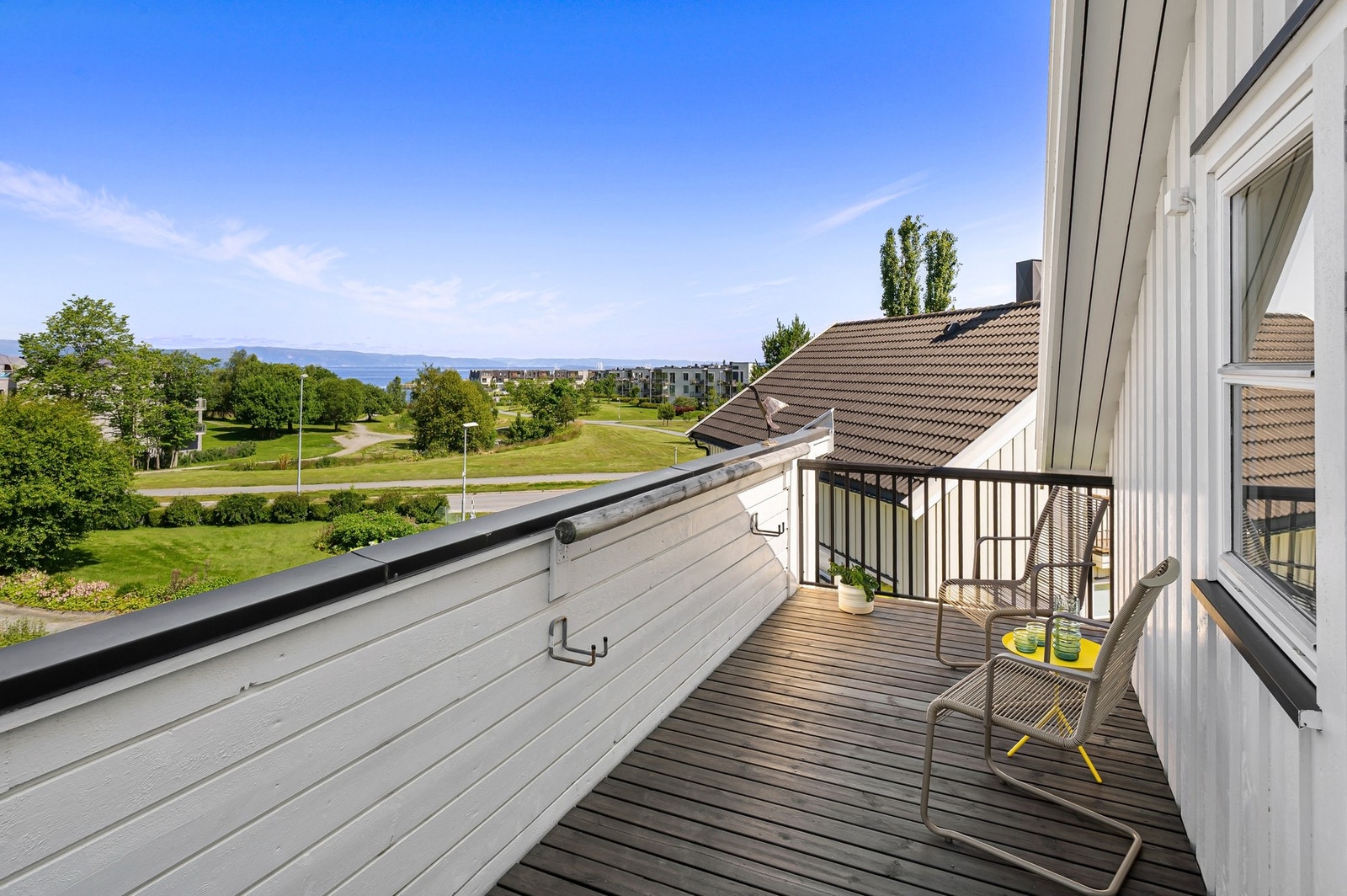 Fra loftstuen har man utgang til en flott balkong. Galleribilde