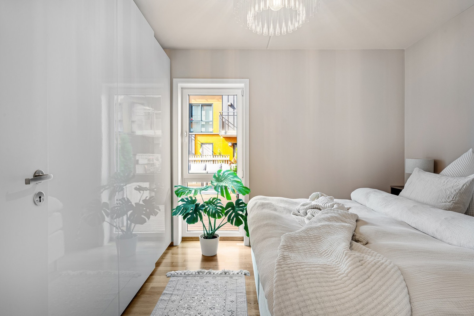 Rommet har godt med garderobeplass. Galleribilde