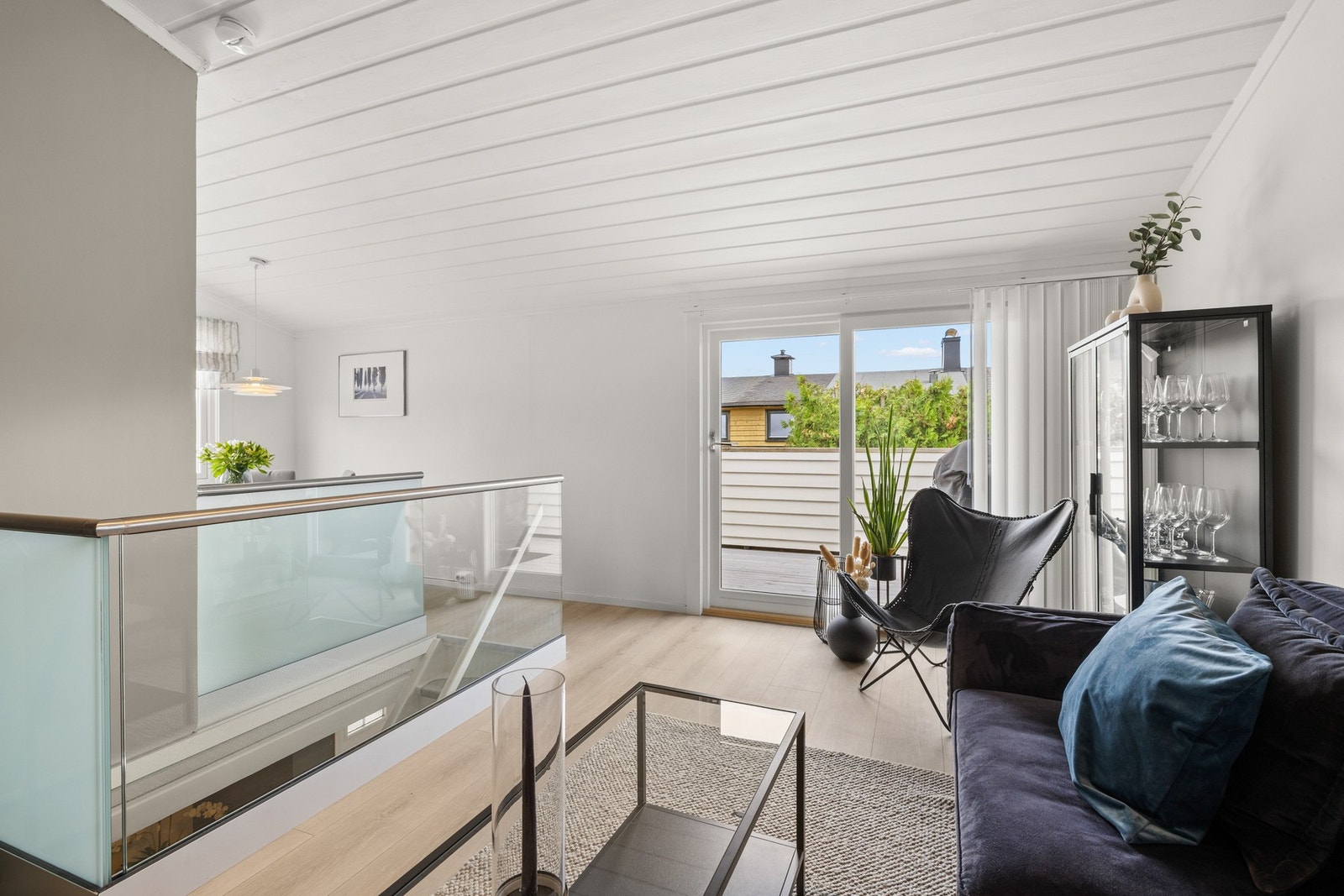 Stue i 2. etasje med adkomst til veranda. Galleribilde
