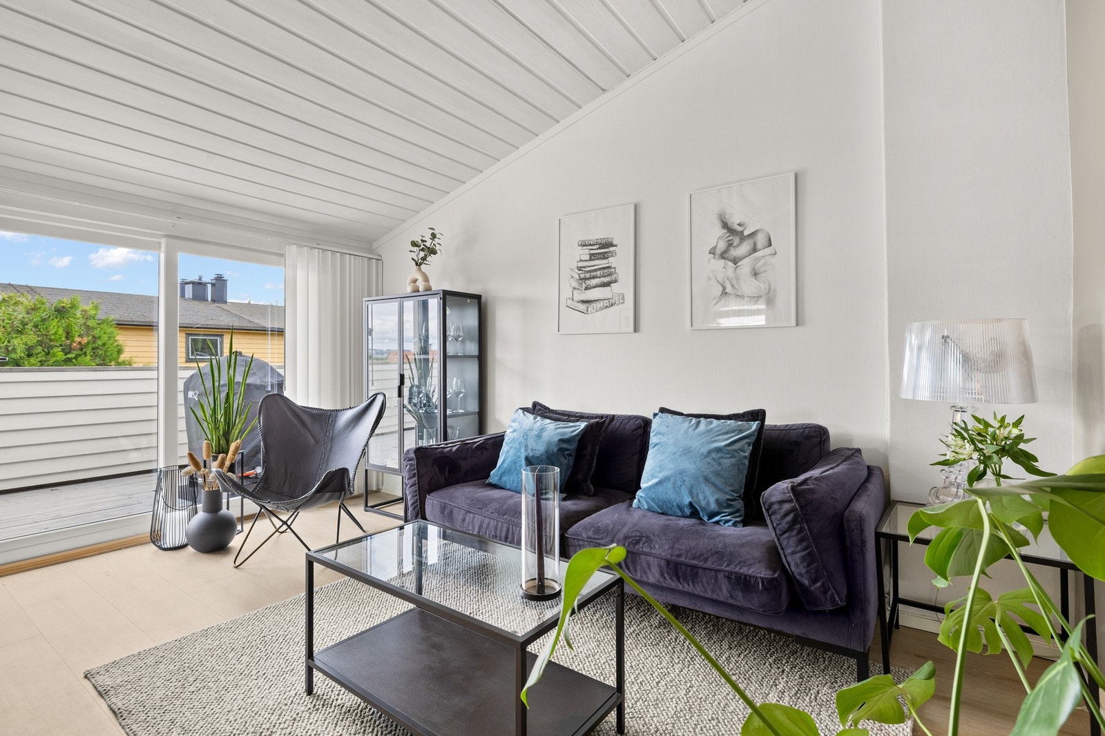 2. etasje består av stue og kjøkken. Galleribilde