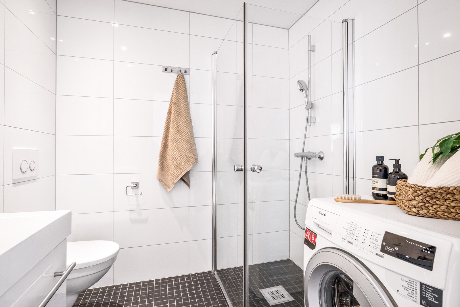 - Rør-i-rør nytt i 2014. Det er opplegg til vaskemaskin og tørketrommel - Galleribilde