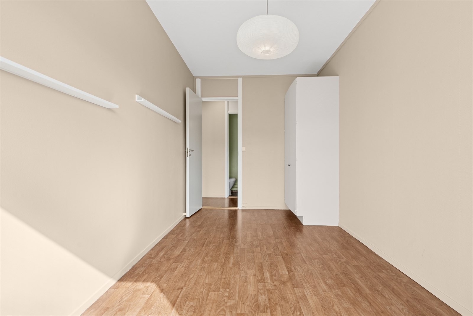 Soverom III - Også utstyrt med garderobe Galleribilde