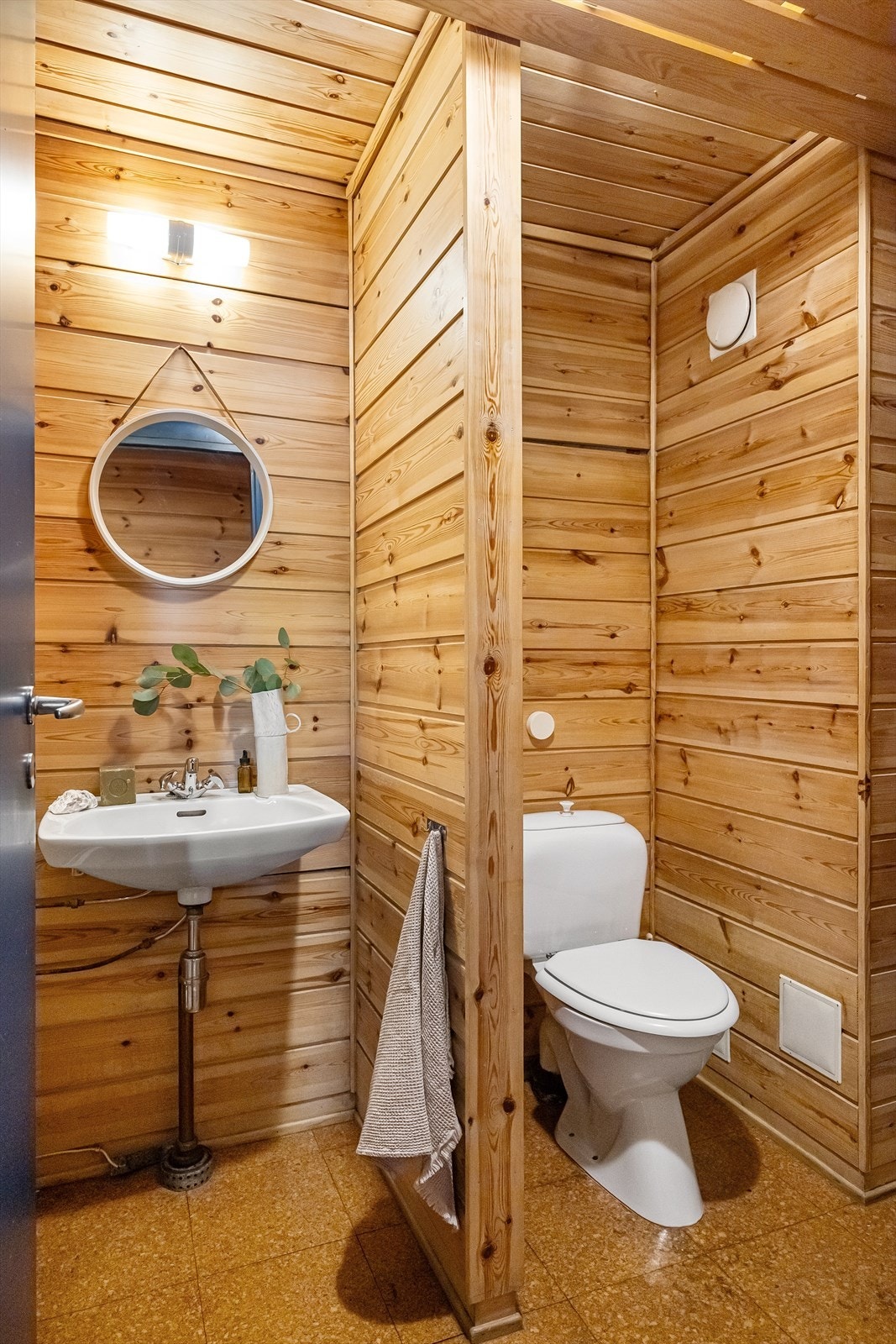 Toalettrom. Galleribilde