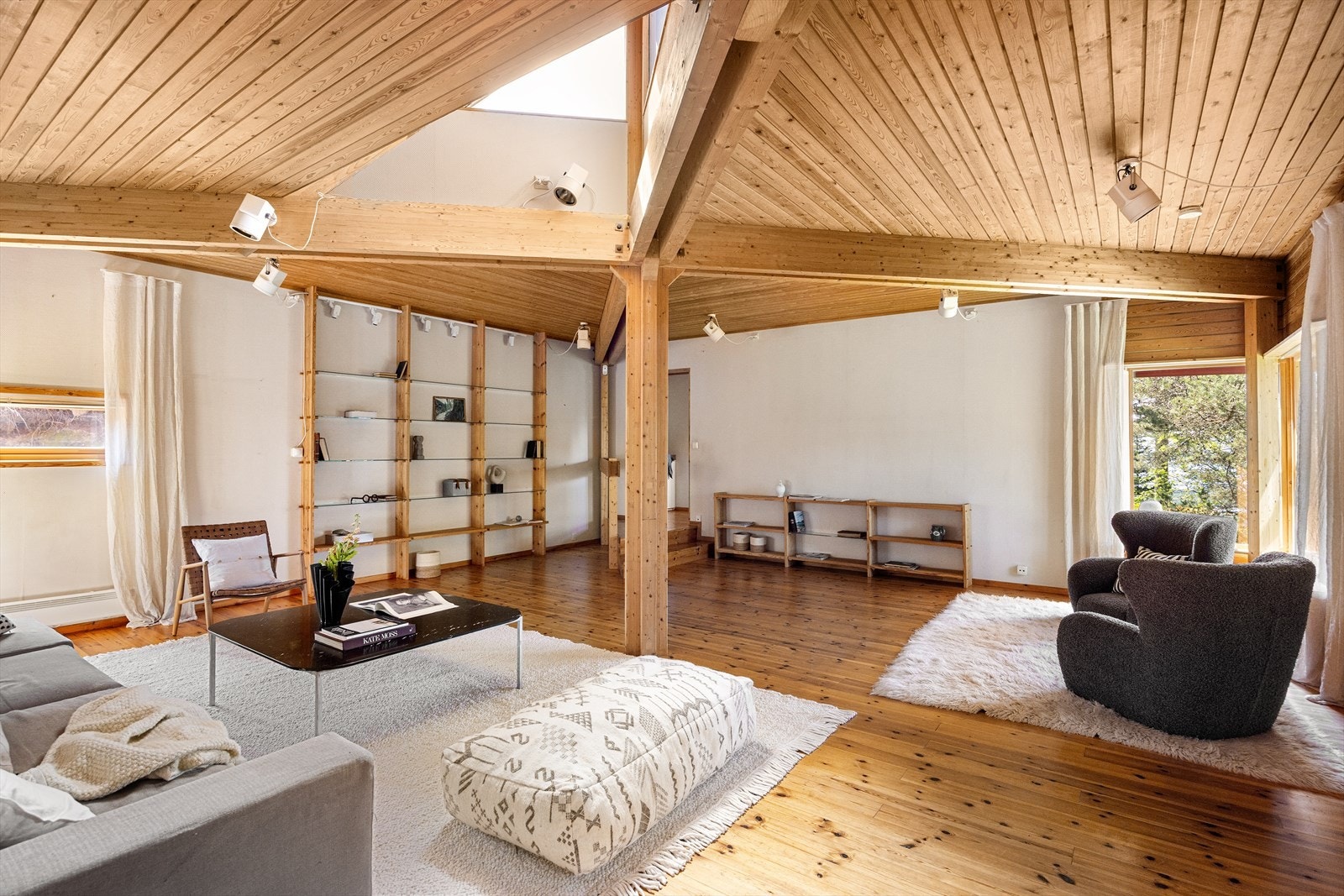 Huset utmerker seg med vakre detaljer og en gjennomført, helhetlig design. Galleribilde