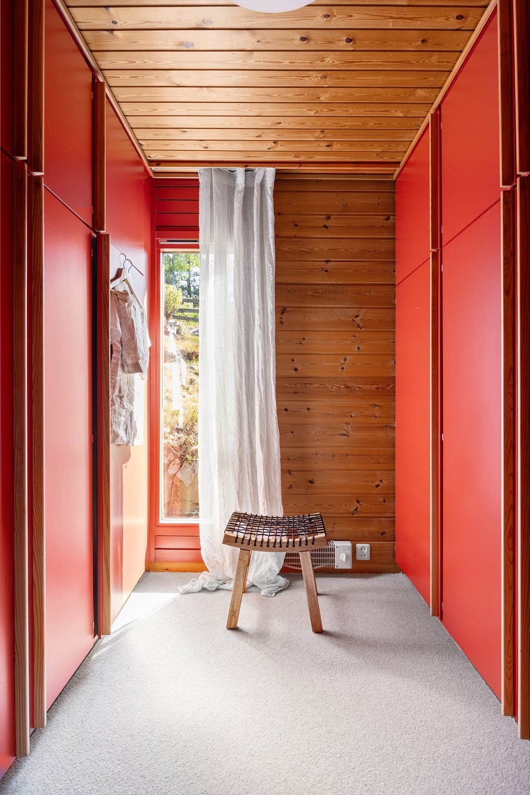 Walk-in closet. Galleribilde