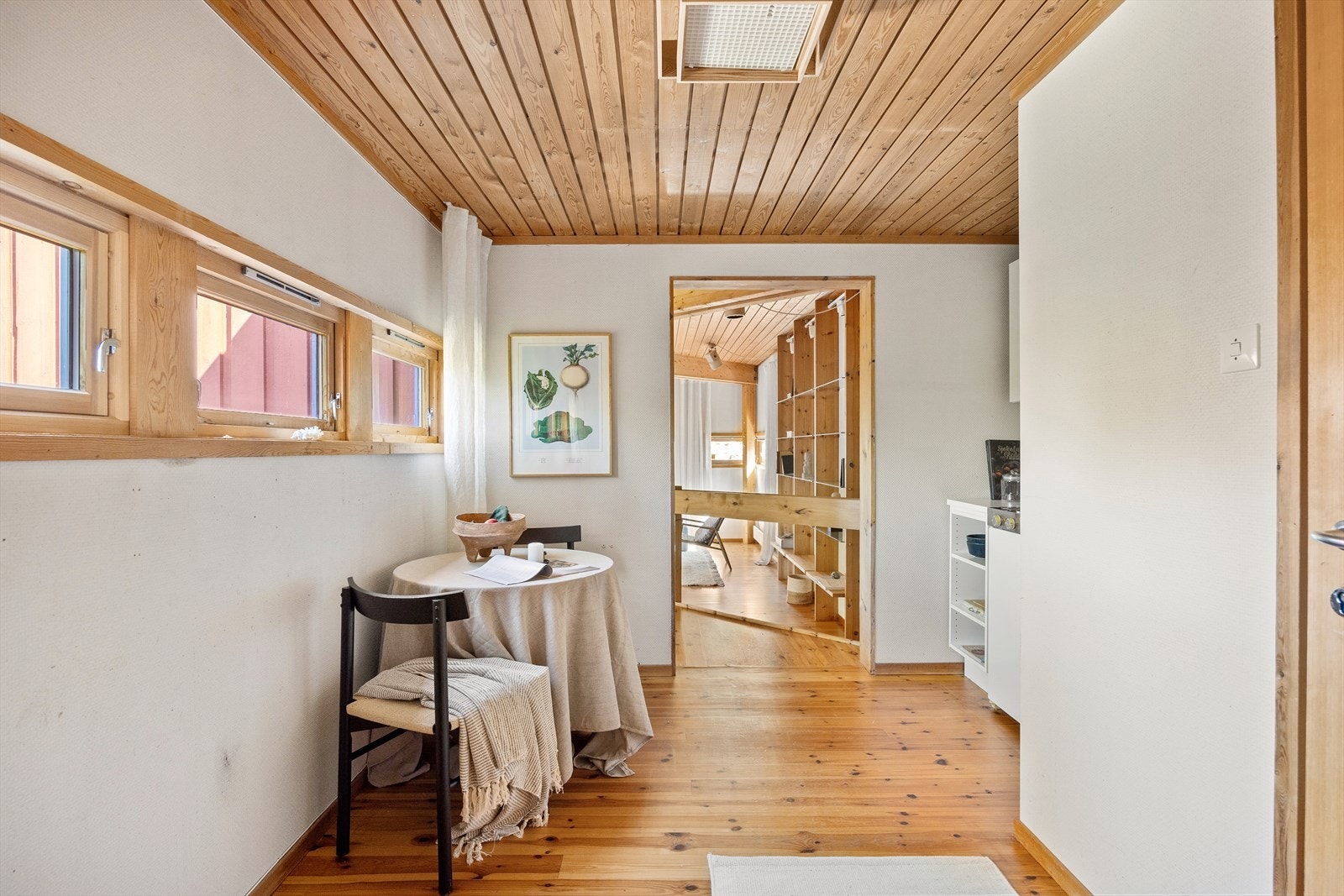 Her er det også plass til et lite spisebord. Galleribilde