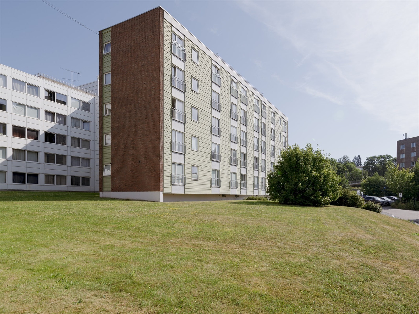 Borettslaget har store grøntområder rundt byggene til glede for alle beboerene. Galleribilde
