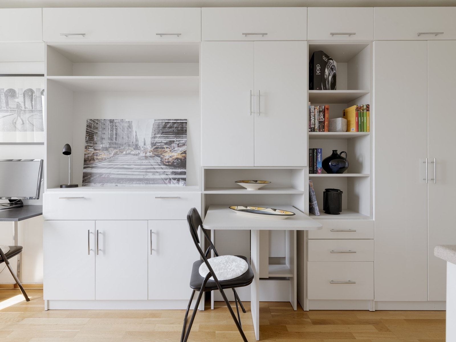 Dette er en effektiv, liten leilighet med flere smarte løsninger for optimal arealutnyttelse. Galleribilde