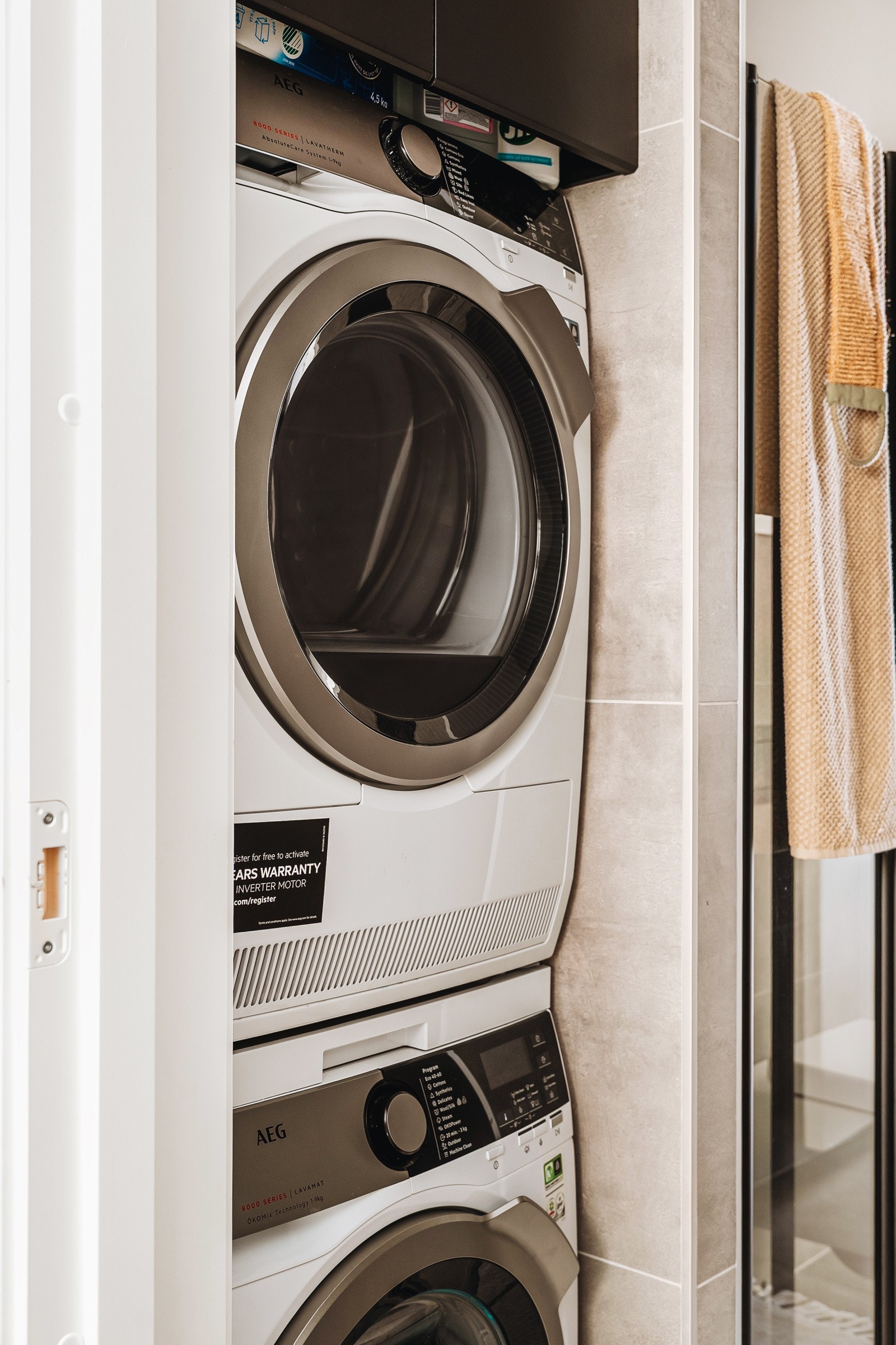 - Fin plass til både vaskemaskin og tørketrommel - Galleribilde