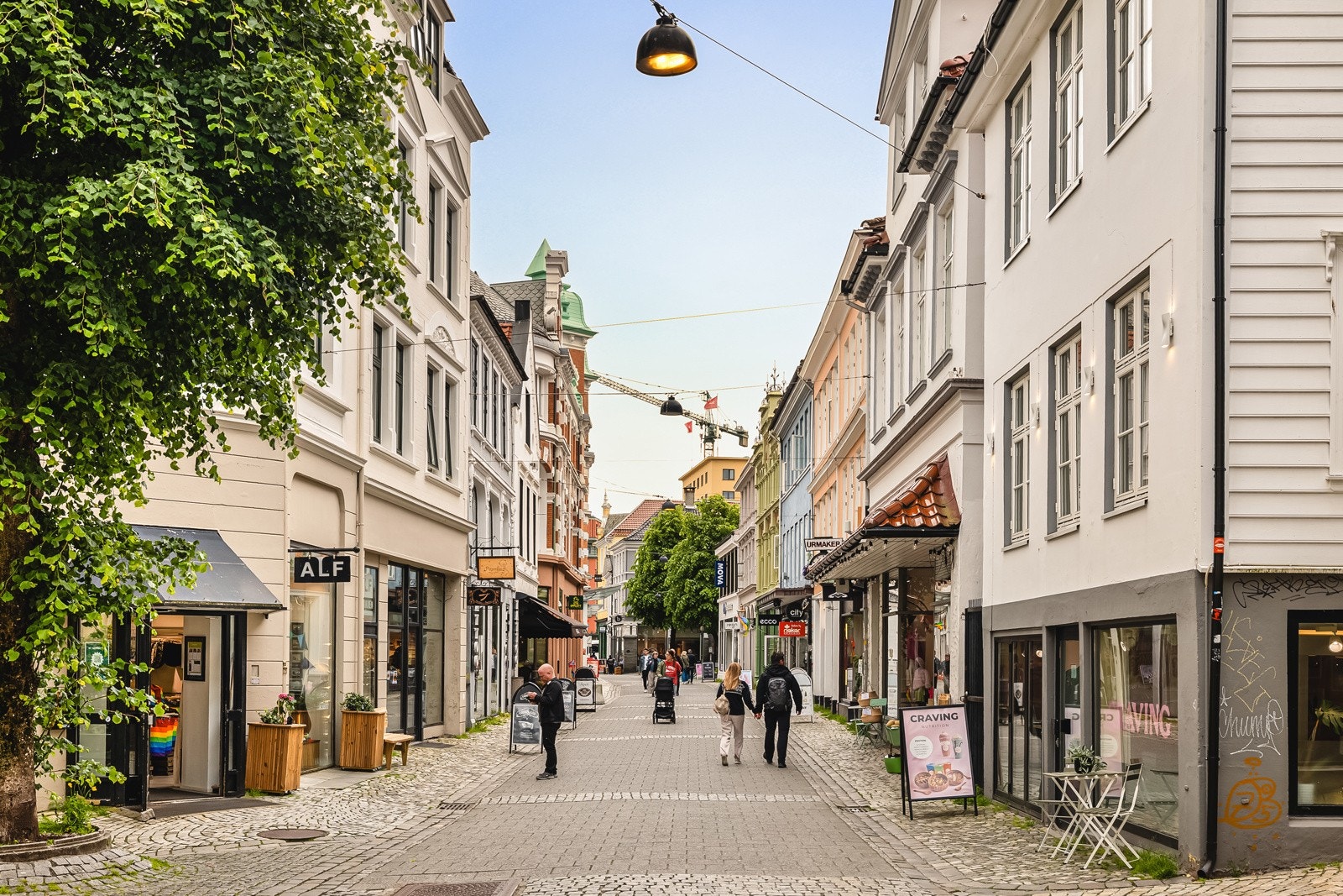 - Nærområdet byr på et rikt tilbud av dagligvarebutikker, caféer, restauranter, parkområder og badeplasser - Galleribilde