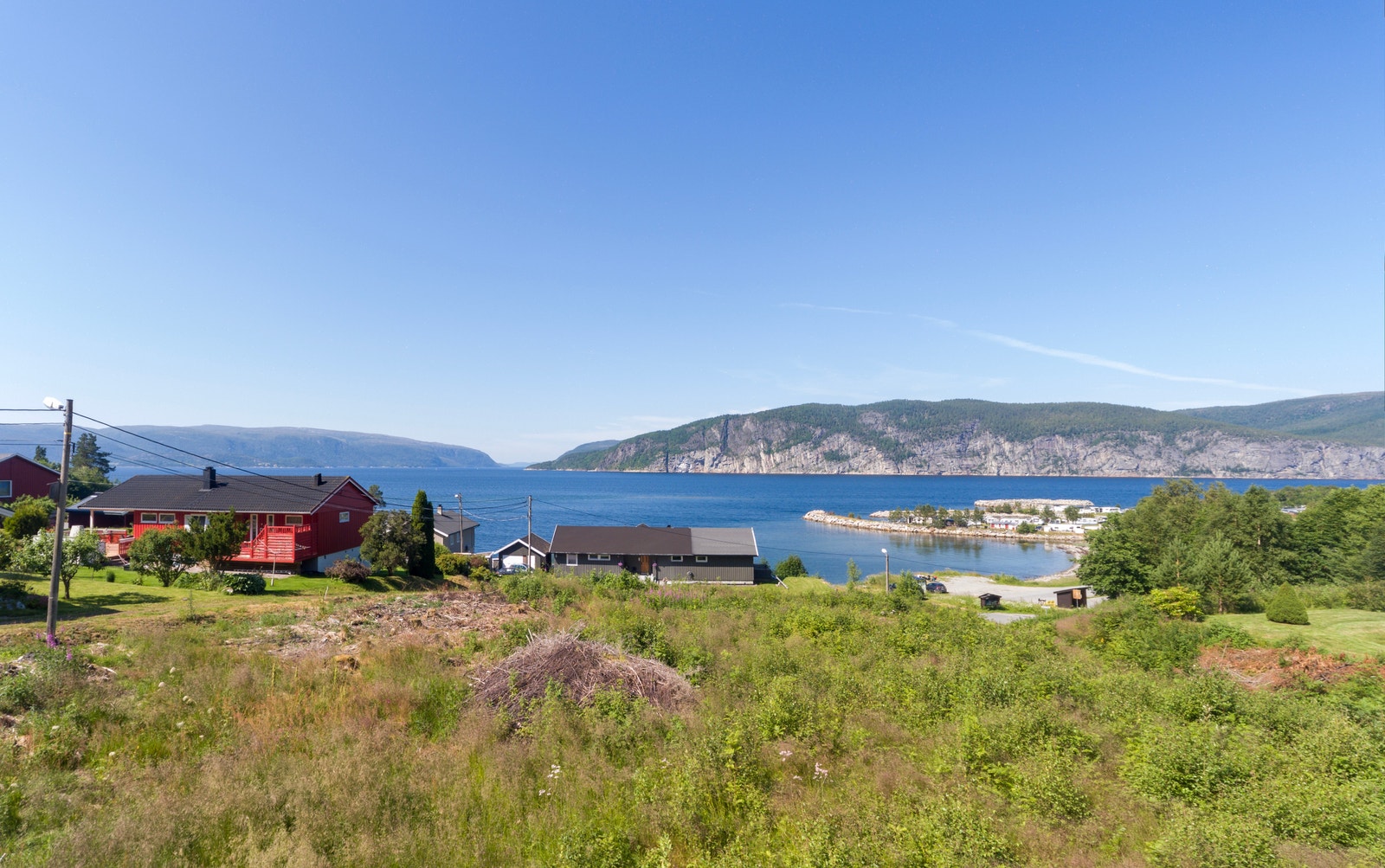 Utsikt fra den øverste av tomtene med gnr. 496 bnr. 64 Galleribilde