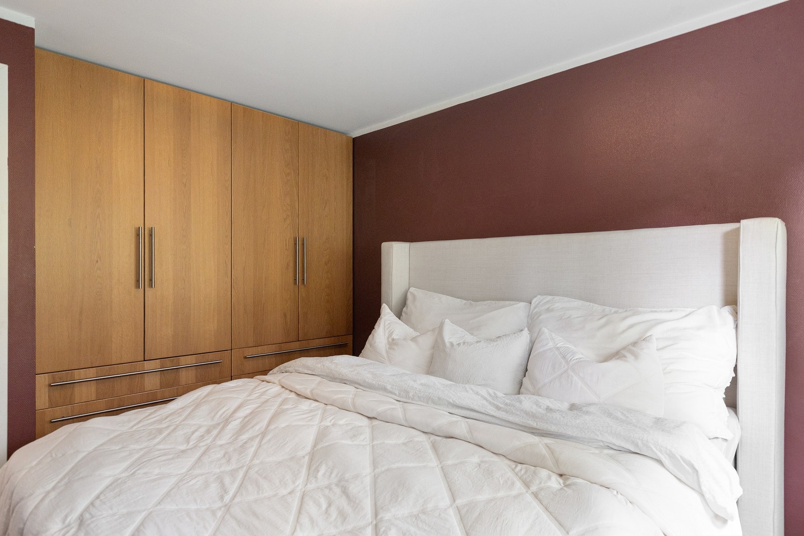 Rommet er utstyrt med et praktisk garderobeskap. Galleribilde